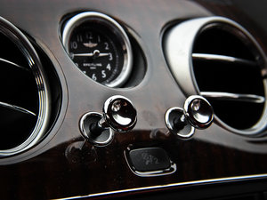 20124.0T GT V8 п؅^