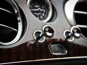 20124.0T GT V8 п؅^