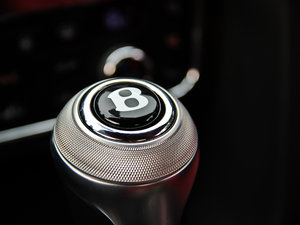 20124.0T GT V8 п؅^