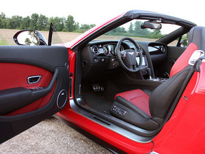 2014款4.0T GT V8 S 敞篷尊贵版   空间座椅
