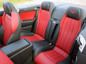 2014款4.0T GT V8 S 敞篷尊贵版   空间座椅