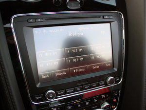 2014款4.0T GT V8 S 敞篷尊贵版   中控区