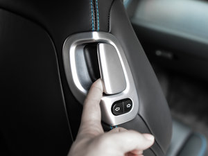 2014款4.0T GT V8 S 标准版 空间座椅