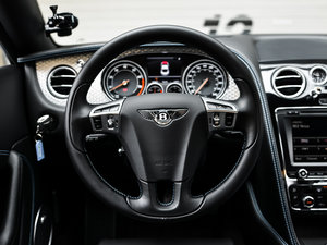 2014款4.0T GT V8 S 标准版 方向盘