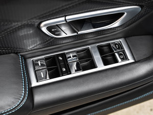 2014款4.0T GT V8 S 标准版 主驾车窗控制区	