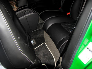 2014款4.0T GT V8 S 尊贵版 后排空间