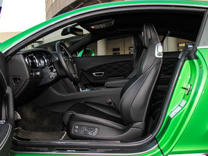 2014款4.0T GT V8 S 尊贵版 前排空间