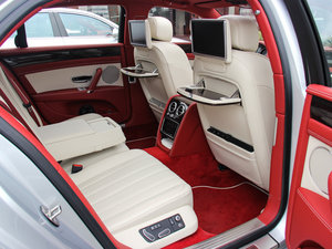 2014款4.0T V8 尊贵版 空间座椅