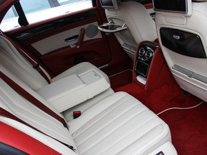 2014款4.0T V8 尊贵版 空间座椅