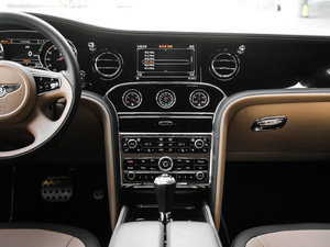 2015款6.8T 极致版 中控台