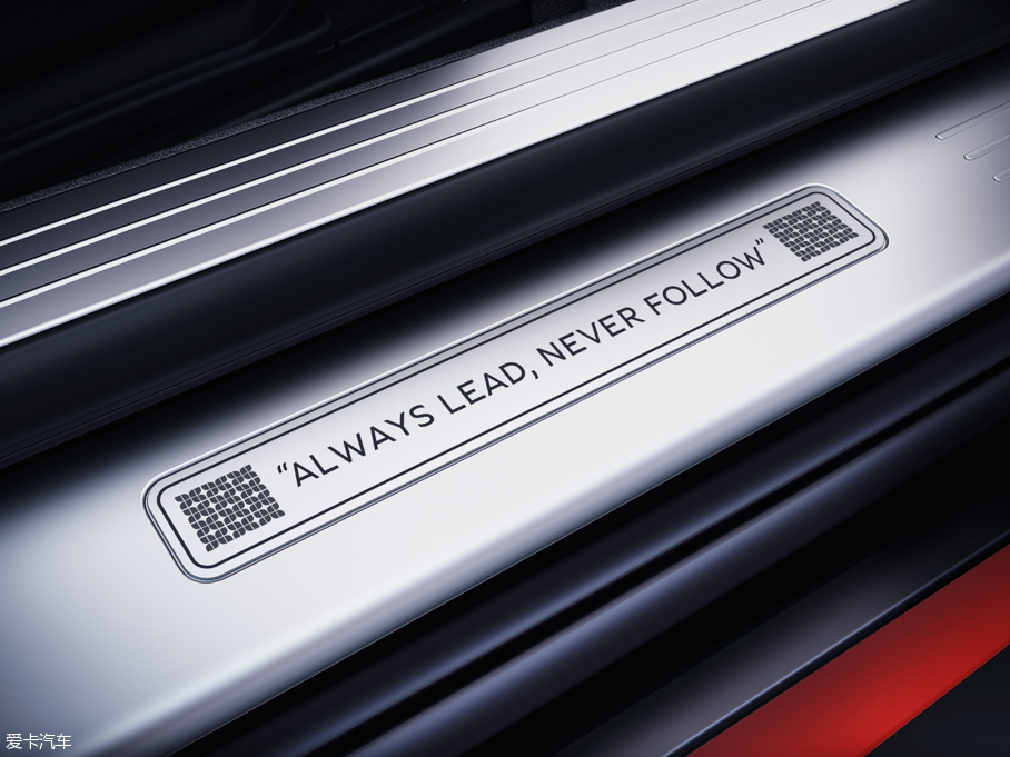 2016W MONSTER BY MULLINER