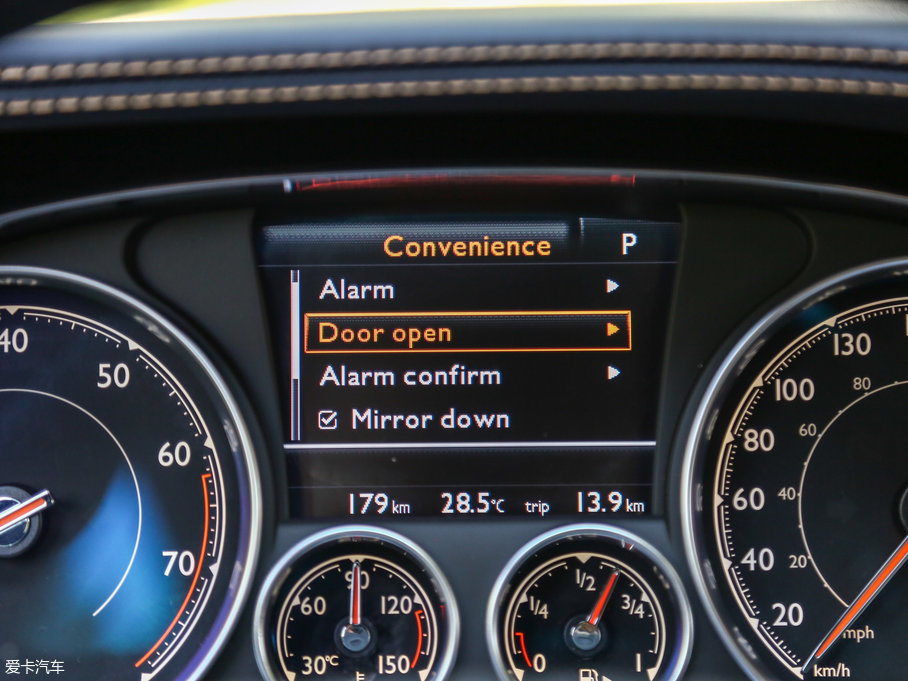 2017wY V8 S Mulliner