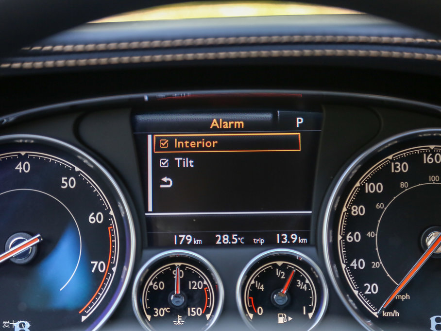 2017wY V8 S Mulliner