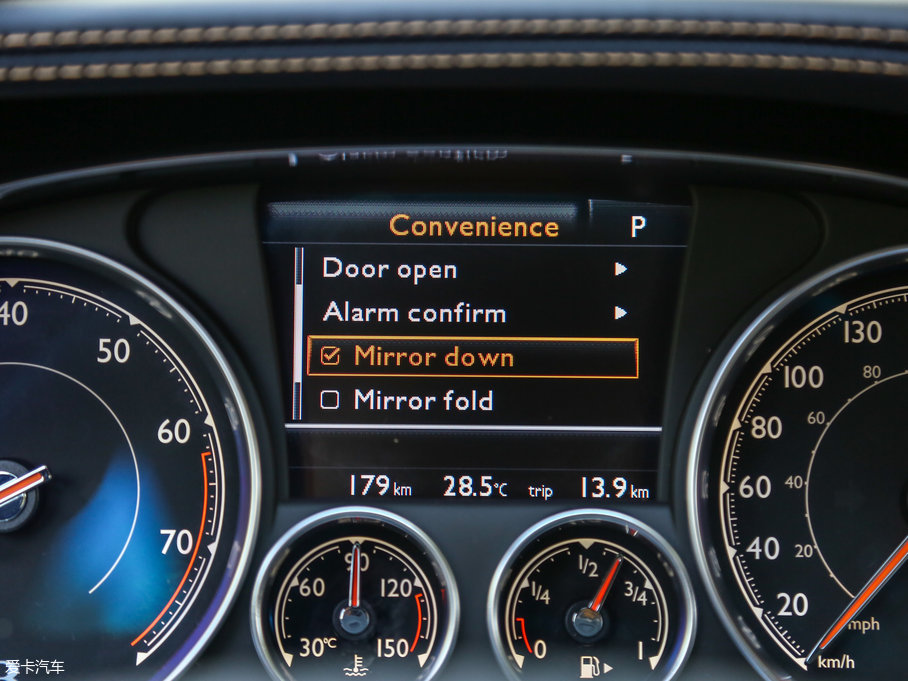 2017wY V8 S Mulliner