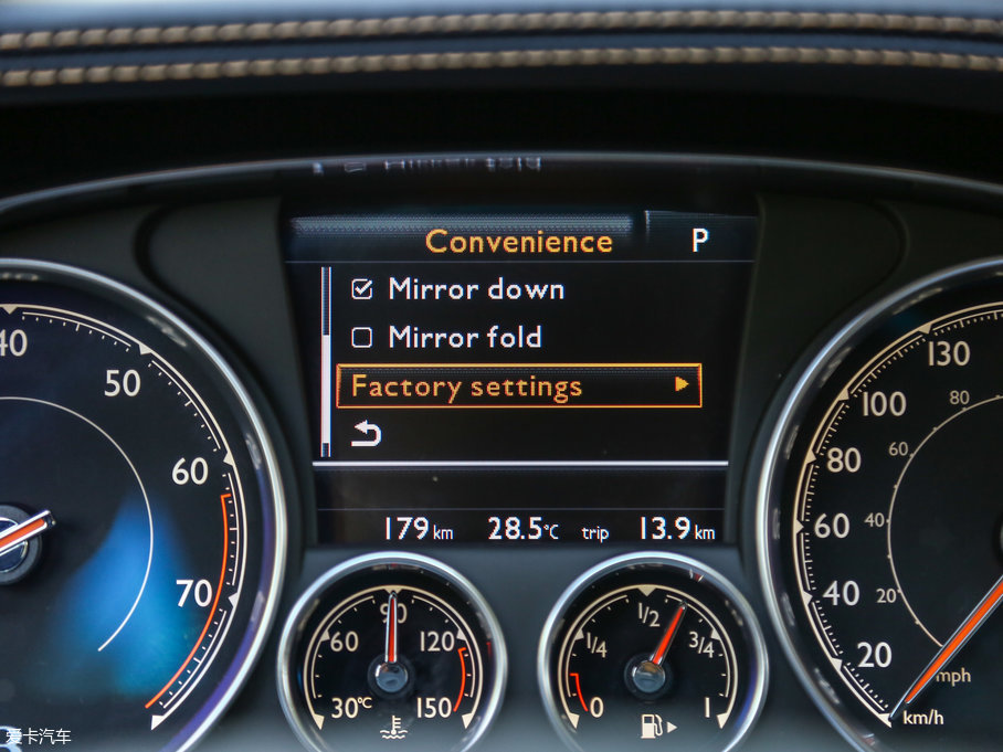 2017wY V8 S Mulliner