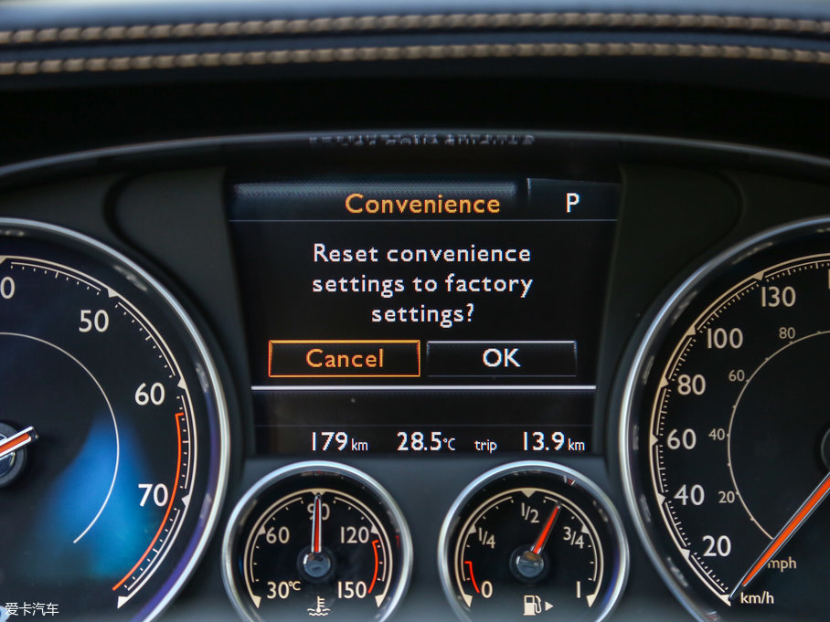 2017wY V8 S Mulliner