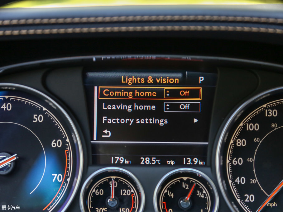 2017wY V8 S Mulliner