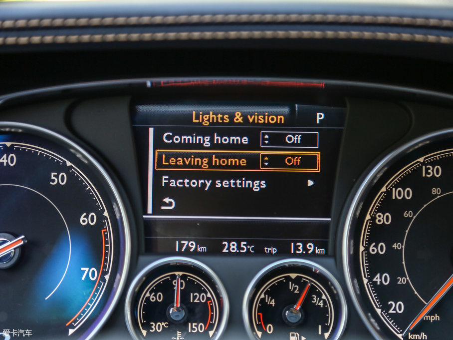 2017wY V8 S Mulliner