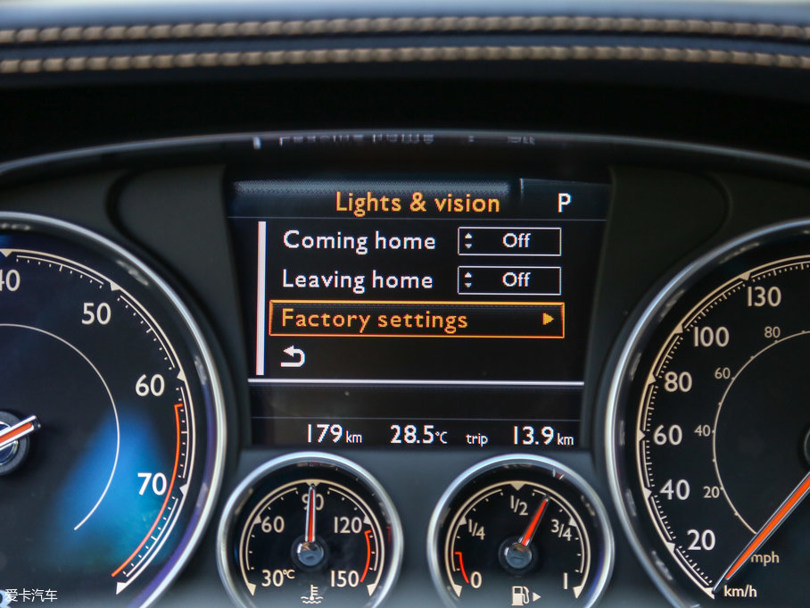 2017wY V8 S Mulliner