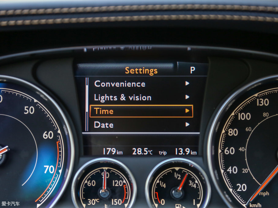 2017wY V8 S Mulliner