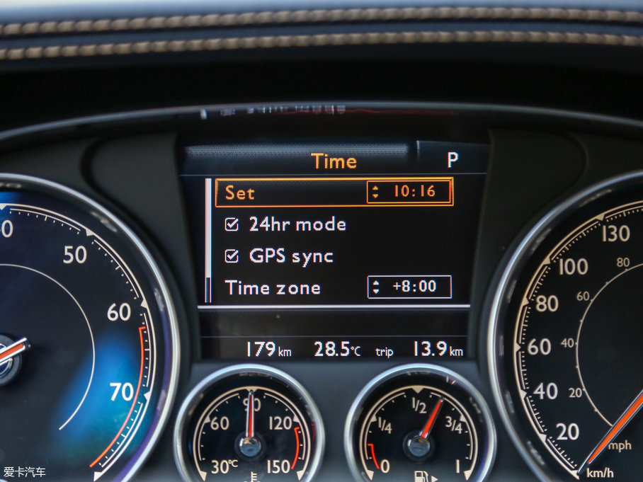 2017wY V8 S Mulliner