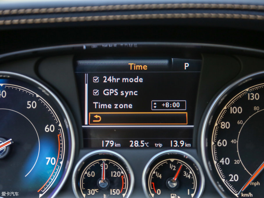 2017wY V8 S Mulliner