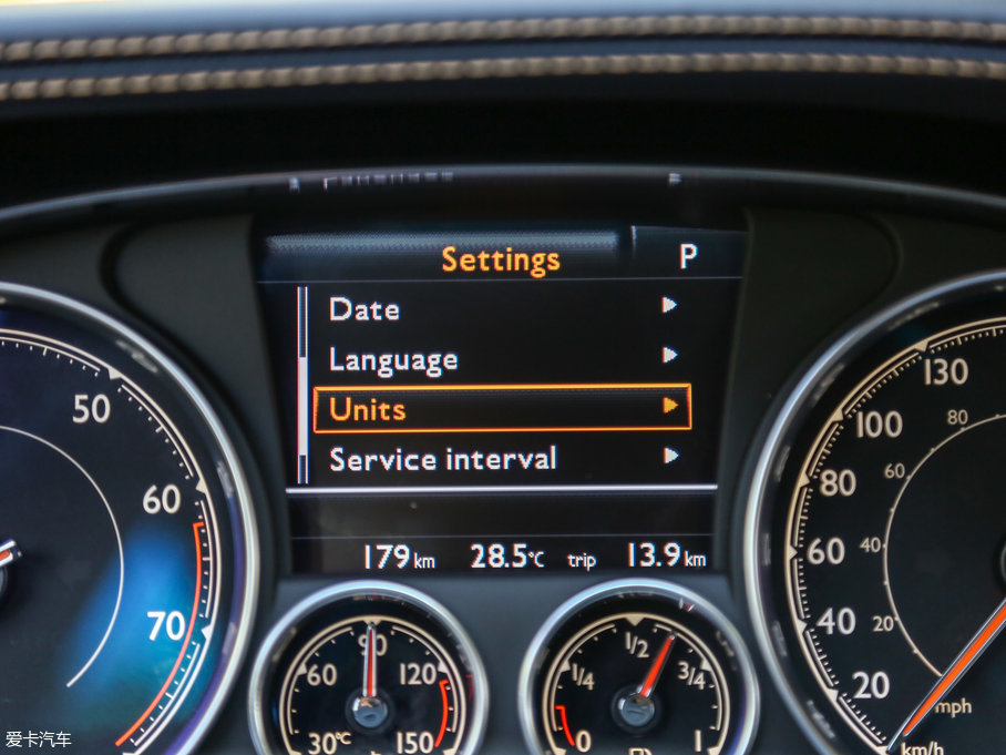 2017wY V8 S Mulliner