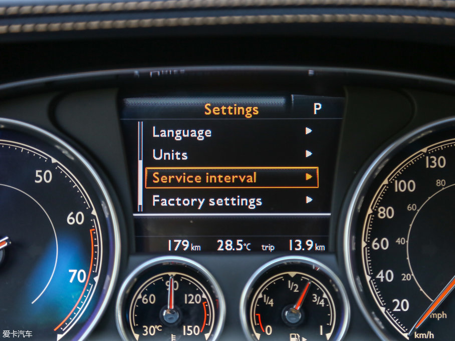 2017wY V8 S Mulliner