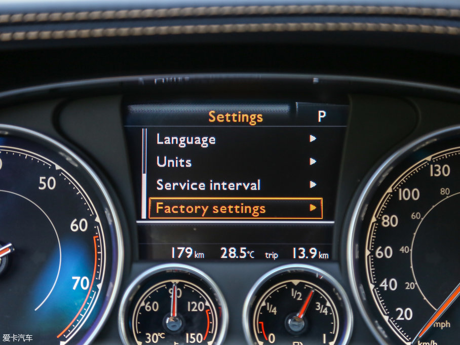 2017wY V8 S Mulliner