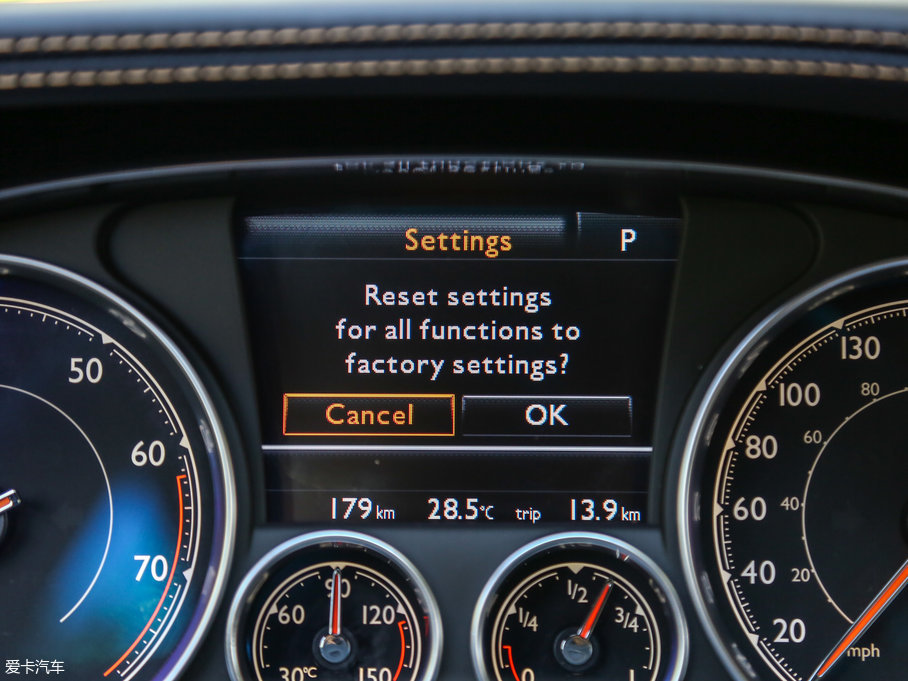 2017wY V8 S Mulliner