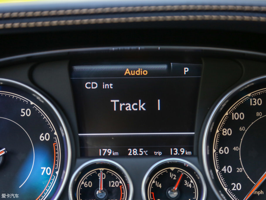 2017wY V8 S Mulliner