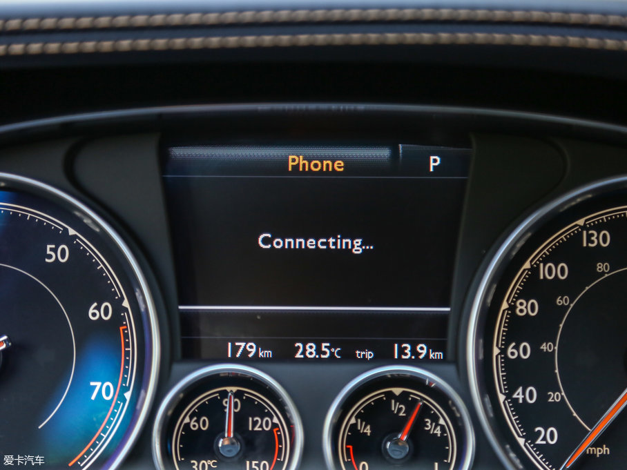 2017wY V8 S Mulliner