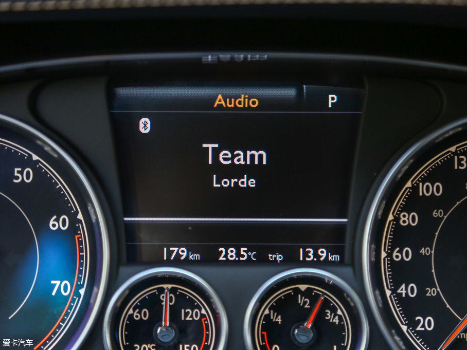 2017wY V8 S Mulliner