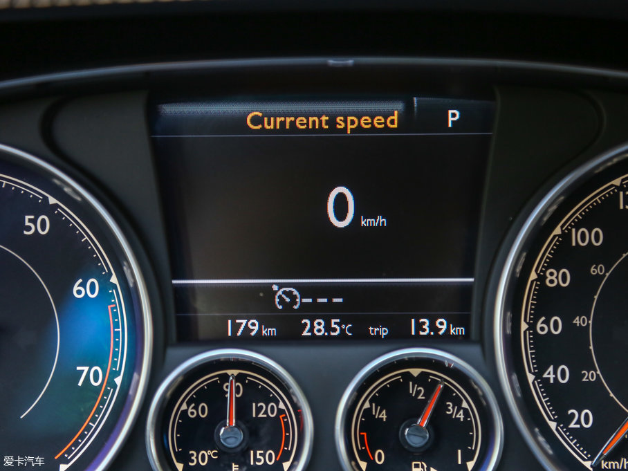 2017wY V8 S Mulliner