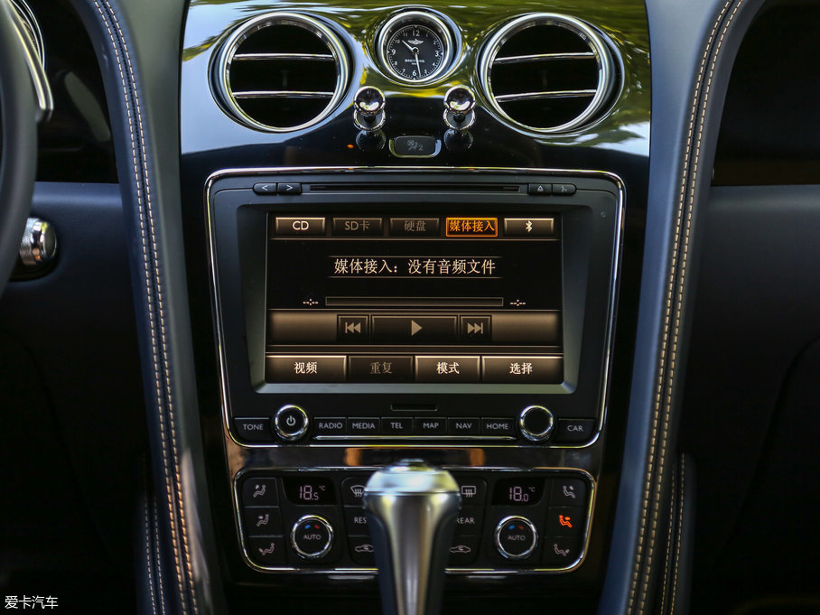 2017wY V8 S Mulliner