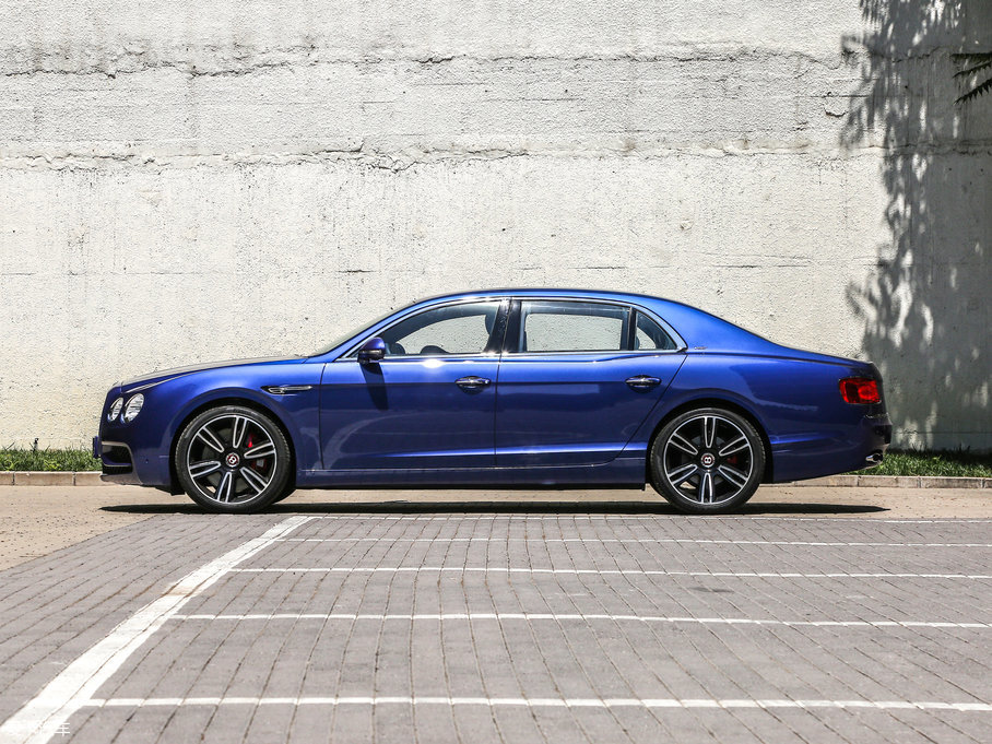 2017ɳ V8 S Mulliner