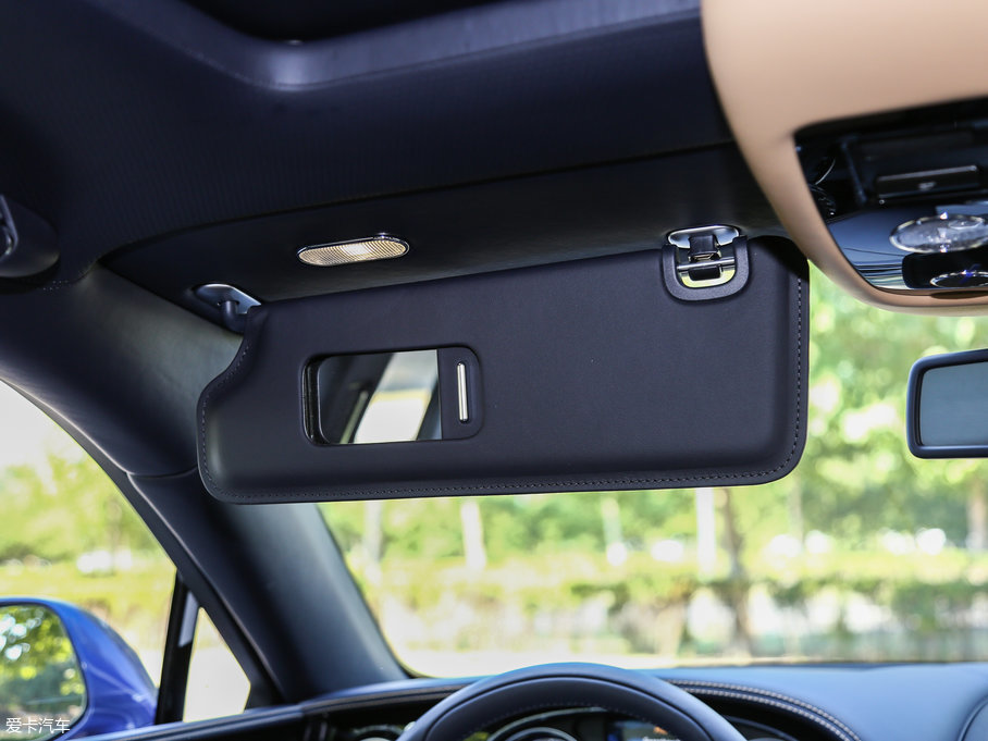 2017wY V8 S Mulliner