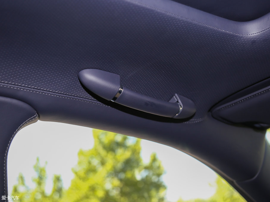 2017wY V8 S Mulliner