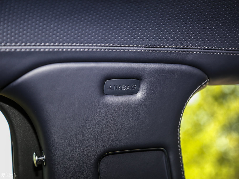 2017wY V8 S Mulliner