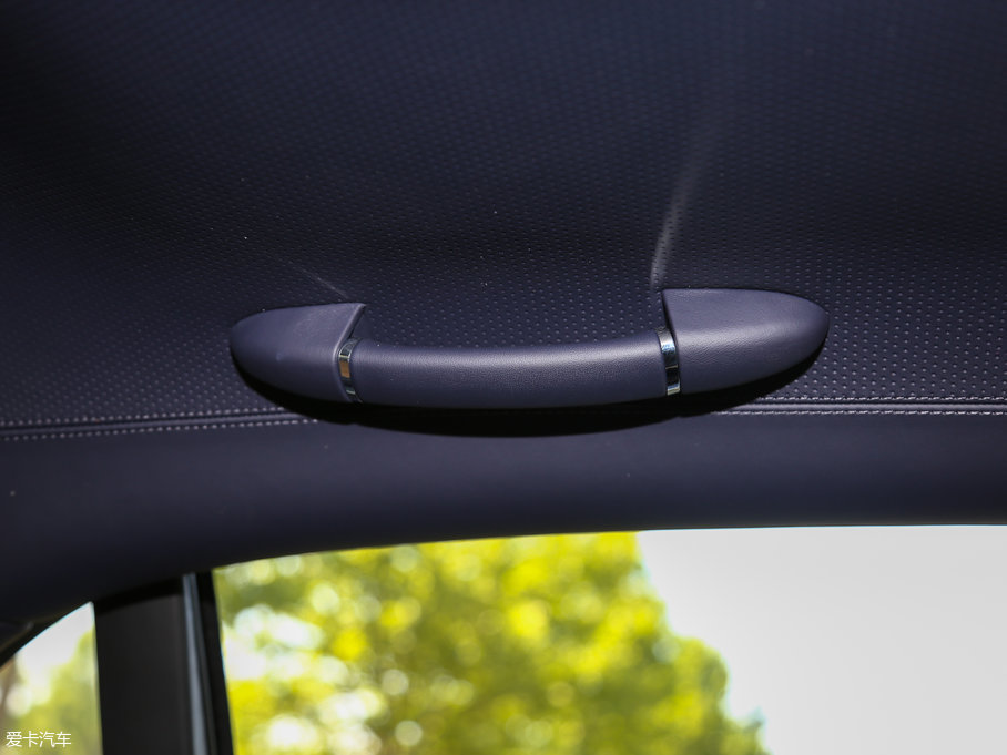 2017wY V8 S Mulliner