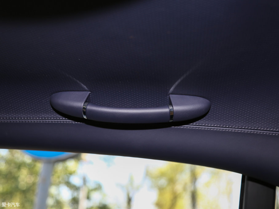 2017wY V8 S Mulliner