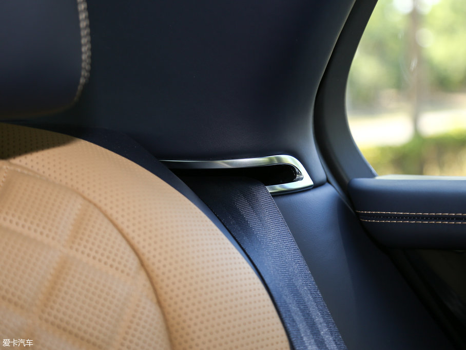 2017wY V8 S Mulliner