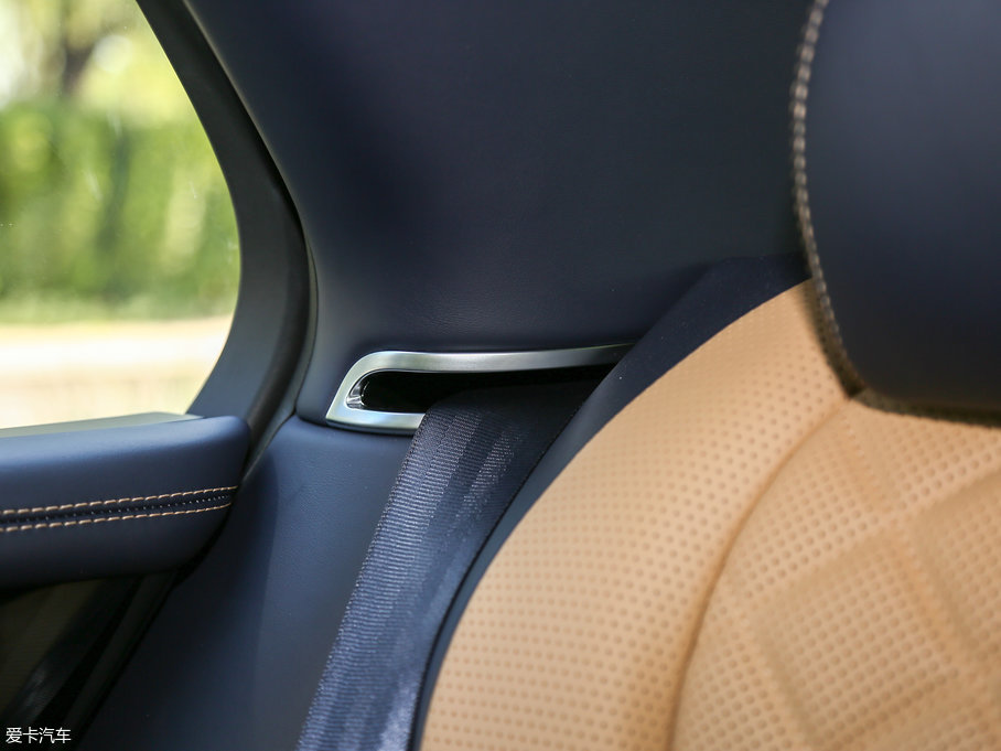 2017wY V8 S Mulliner