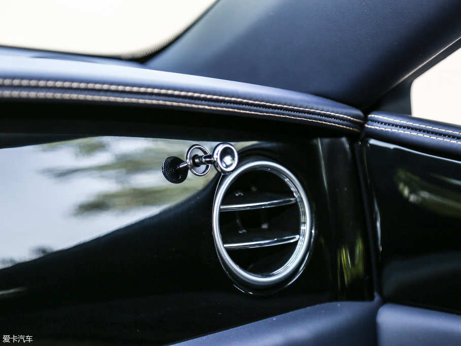 2017wY V8 S Mulliner