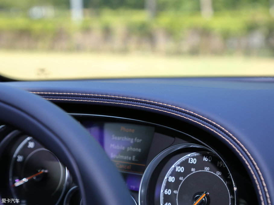 2017wY V8 S Mulliner