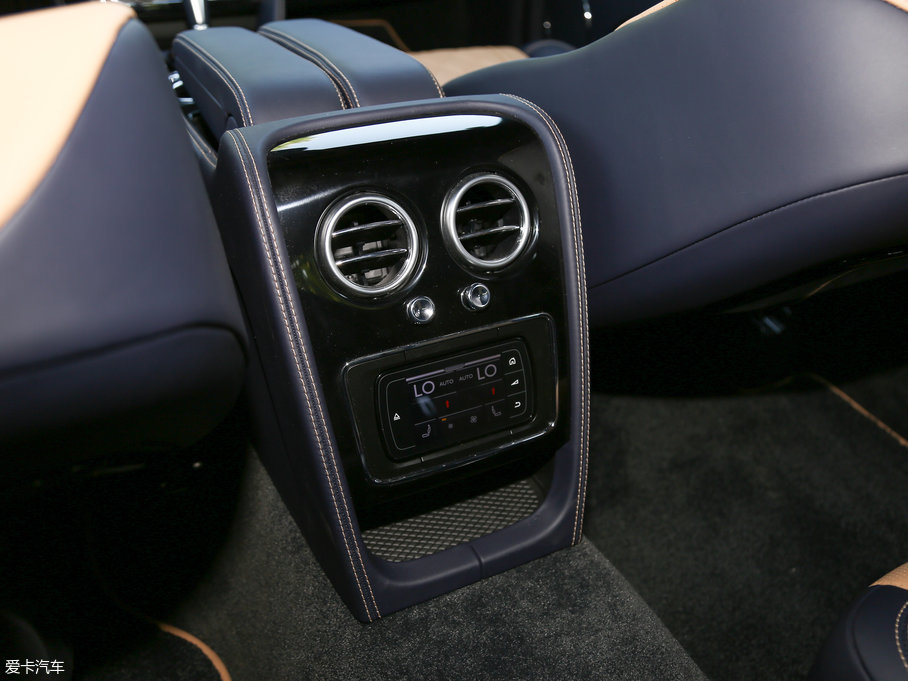 2017wY V8 S Mulliner