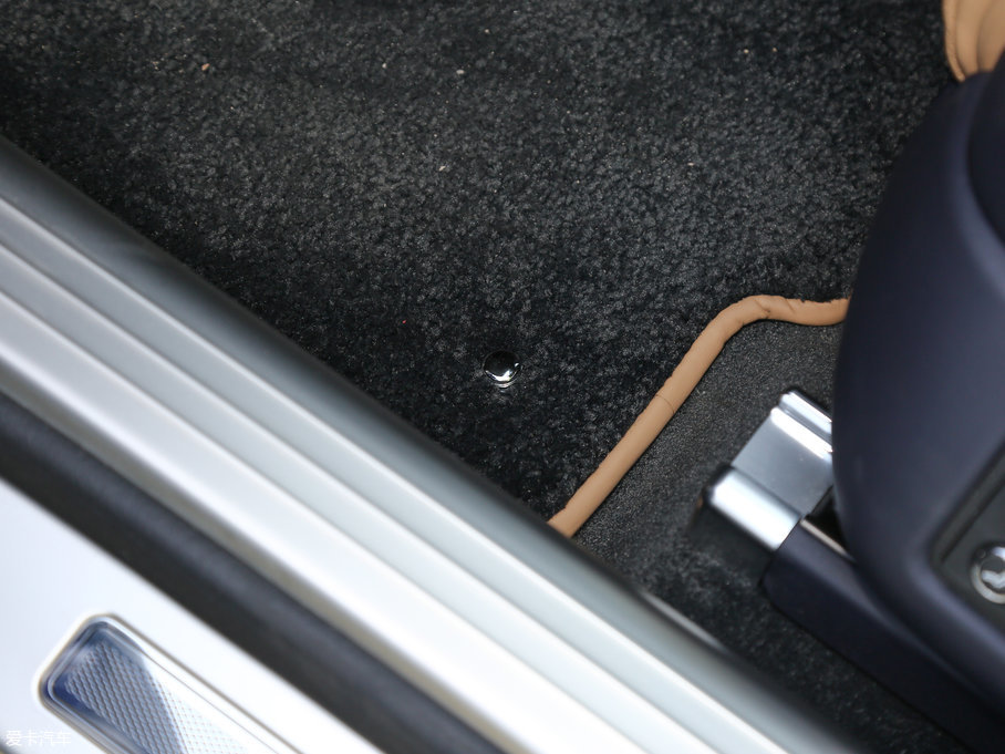 2017wY V8 S Mulliner