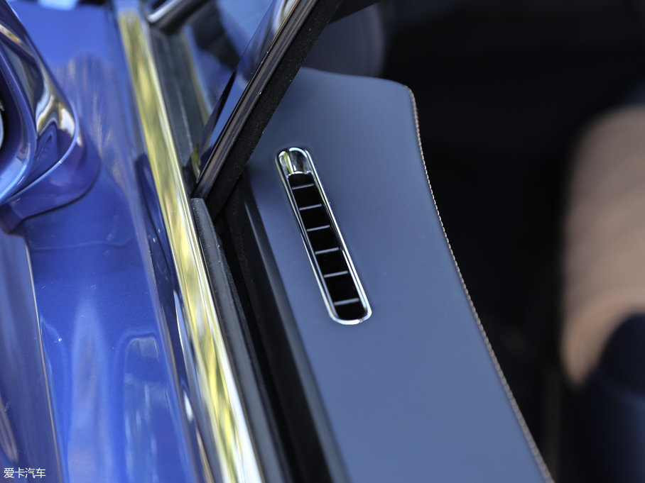 2017wY V8 S Mulliner