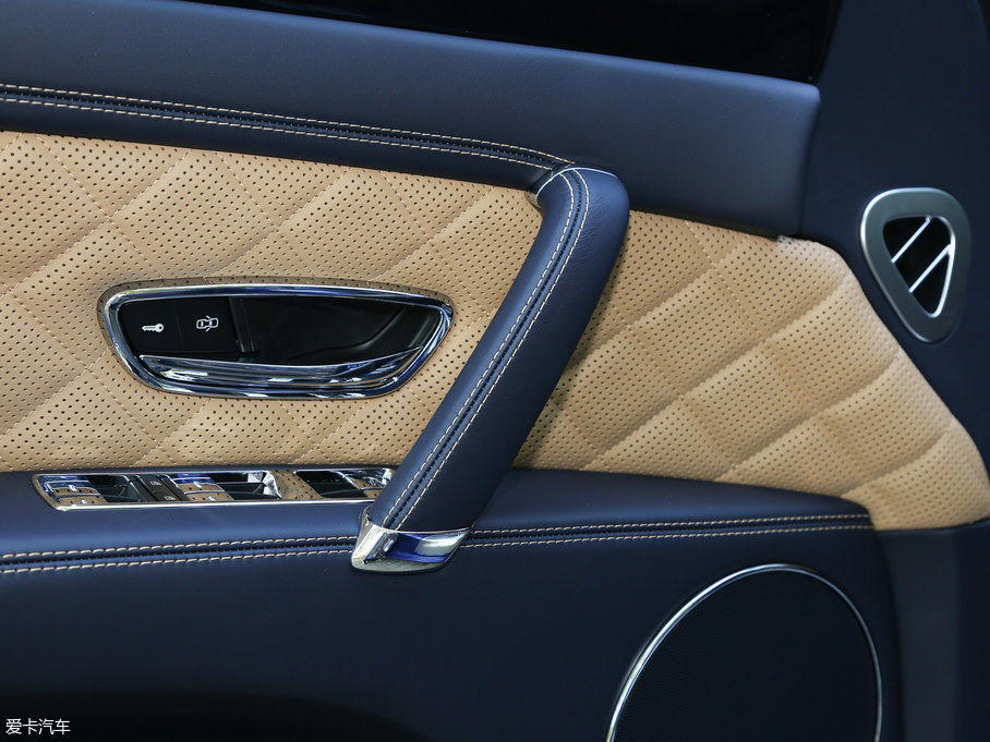 2017wY V8 S Mulliner