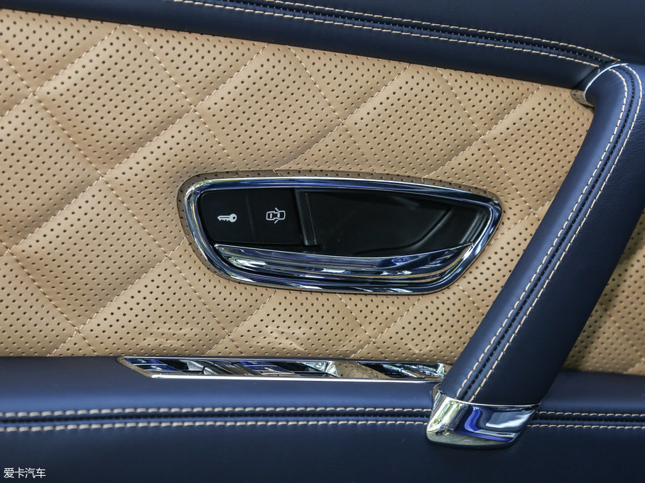 2017wY V8 S Mulliner